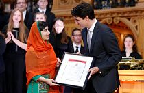 مالالا يوسفزاي تتسلم الجنسية الكندية الفخرية