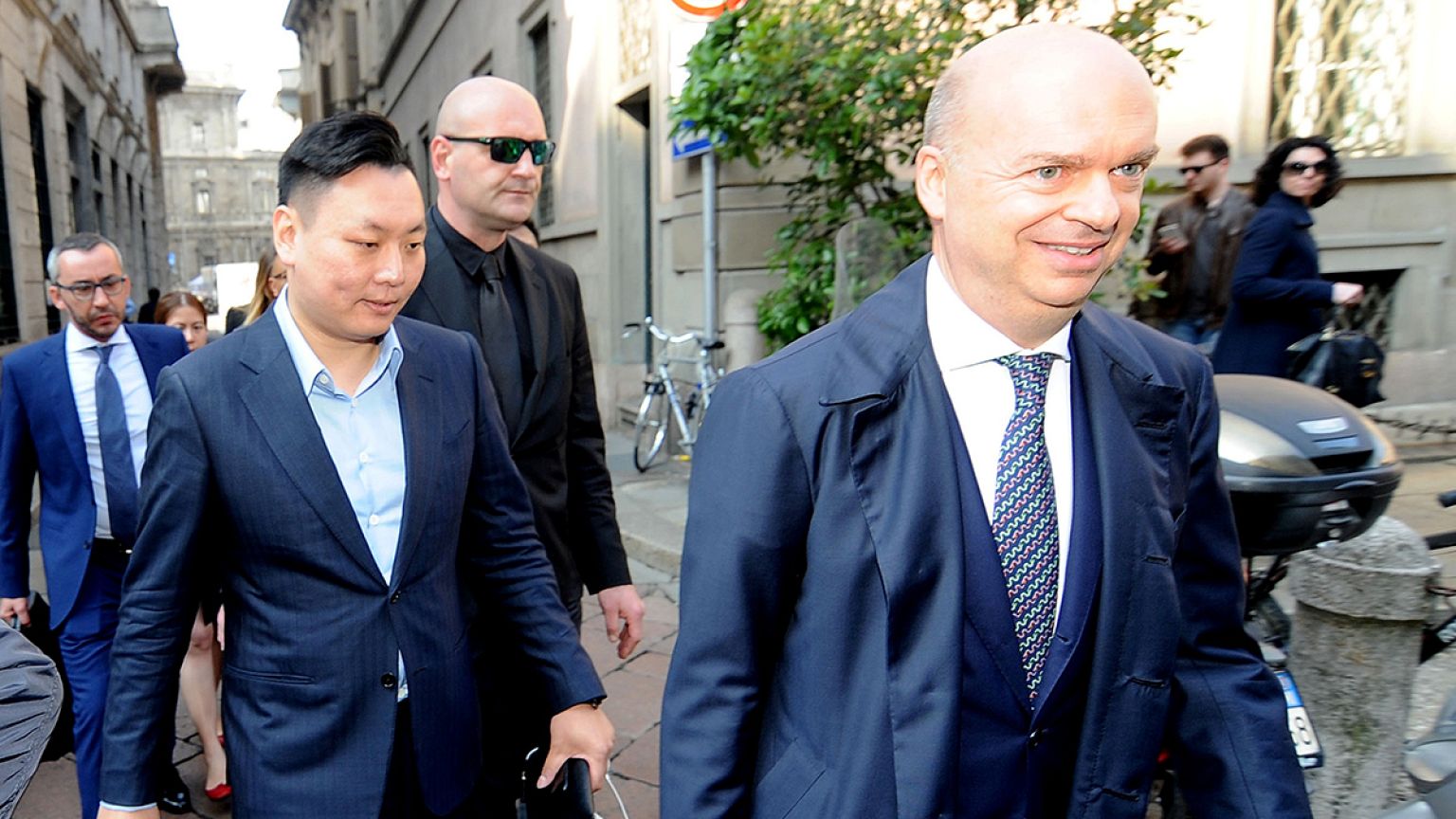Calcio: Berlusconi dice addio al Milan, per i rossoneri inizia l'era cinese