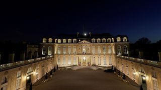 Google Maps puts Marine Le Pen in the Elysee Palace