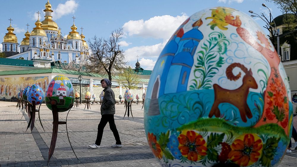 Ukraine: a Kiev, des oeufs de Pâques géants | Euronews