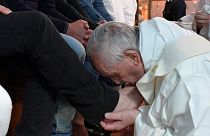 Papa Francis mahkumların ayaklarını yıkadı