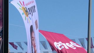 Turkey referendum: Polls give narrow lead for 'yes'