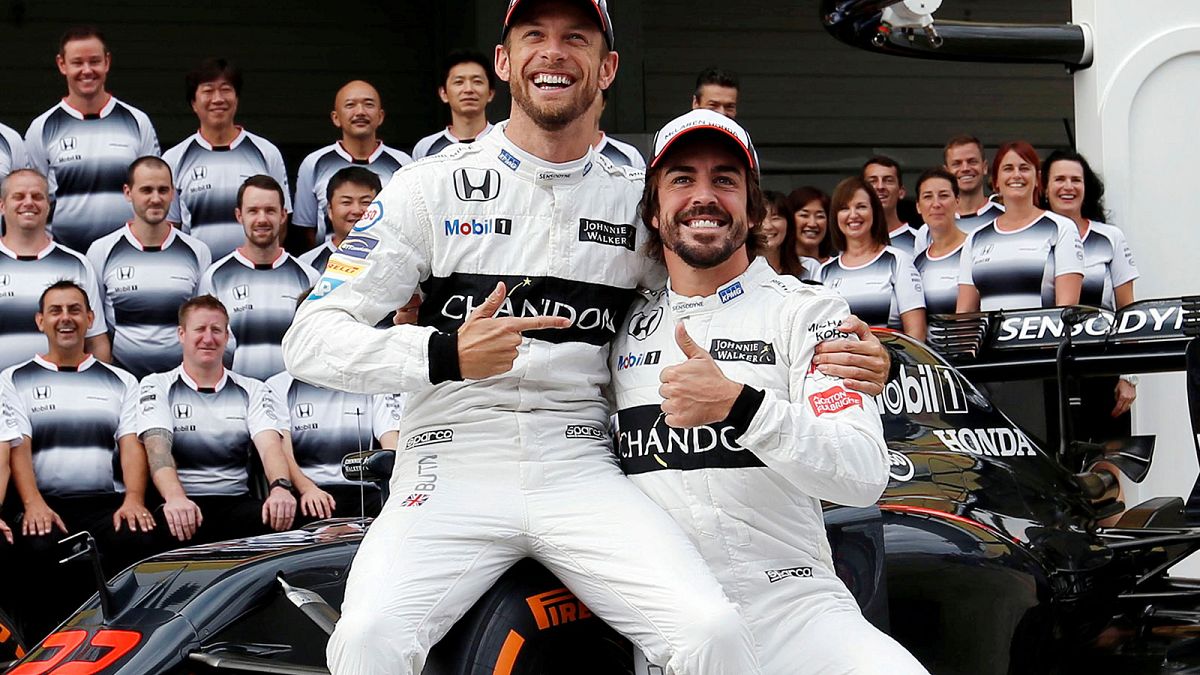 Button ül Alonso helyére