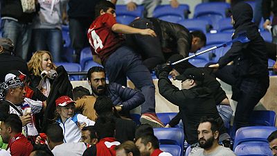 Zwölf Festnahmen bei Fan-Krawallen in Lyon - UEFA eröffnet Verfahren