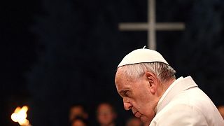 El papa Francisco denuncia la "vergüenza" de la destrucción en el mundo tras el Via Crucis