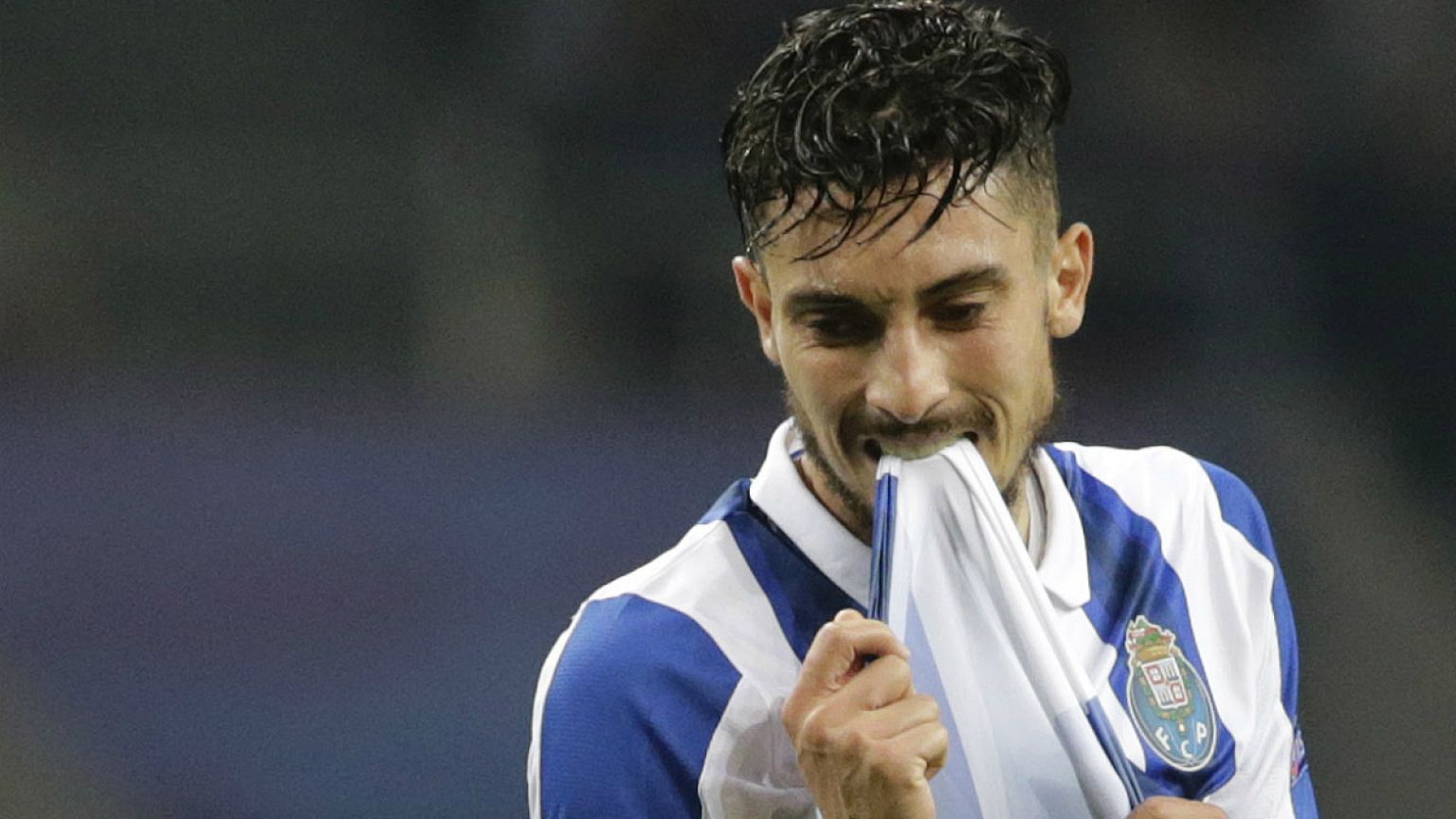 #LigaPortuguesa J29: FC Porto deixa fugir Benfica e torce pelo Sporting