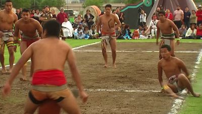 المكسيكيون يُحيون تراث أمريكا الوسطى بلعبة قديمة للكرة