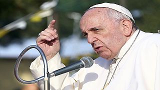 Pope Francis urges world to hold fast to faith amid war and diseases