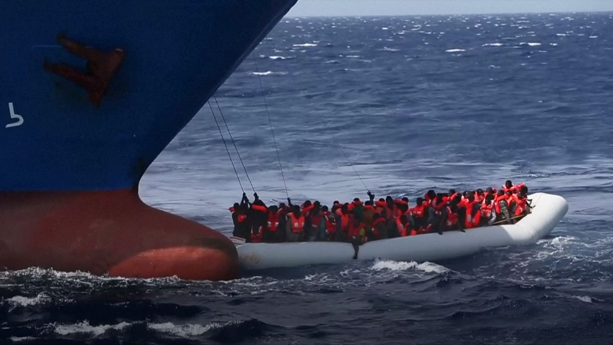 Χιλιάδες μετανάστες διασώθηκαν στη Μεσόγειο το Σαββατοκύριακο