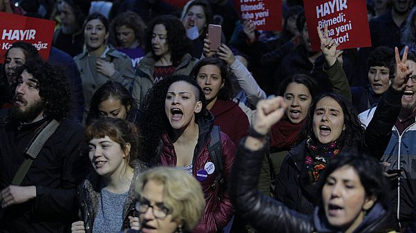 Manifestaciones en Turquía contra el resultado del referéndum Manifestaciones en Turquía contra el resultado del referéndum