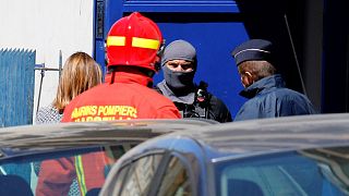 إعتقال شابين للاشتباه بهما في التخطيط لتنفيذ هجمات عشية الانتخابات الرئاسية الفرنسية