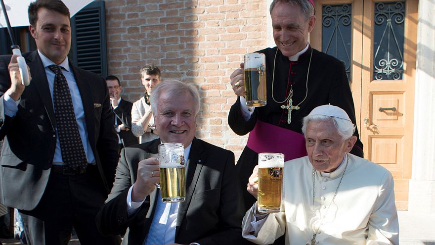 La Bible et l'Église interdisent-elles toute consommation d'alcool ? 880x495_363539