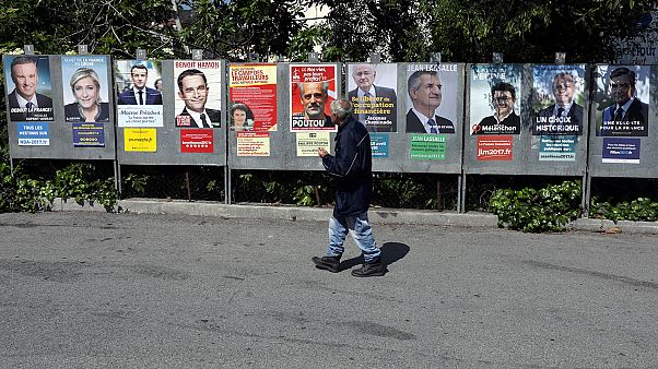 Frankreich wählt in 3 Tagen: Die witzigsten Plakate Frankreich wählt in 3 Tagen: Die witzigsten Plakate