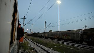 Από τη Θεσσαλονίκη στα Σκόπια, κρυμμένοι σε τρένα (φωτορεπορτάζ)