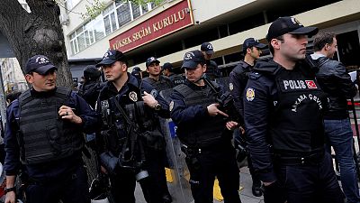 La commissione elettorale turca respinge il ricorso contro il referendum