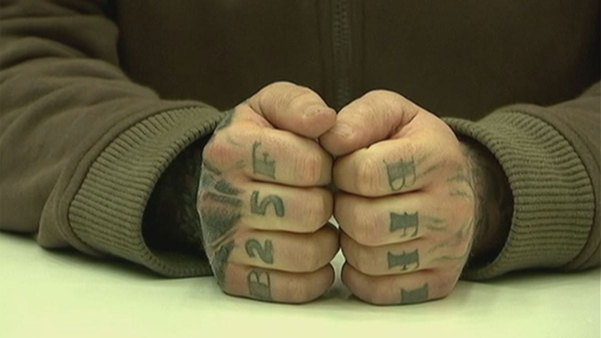 Náci tetoválás miatt mehet börtönbe egy német politikus