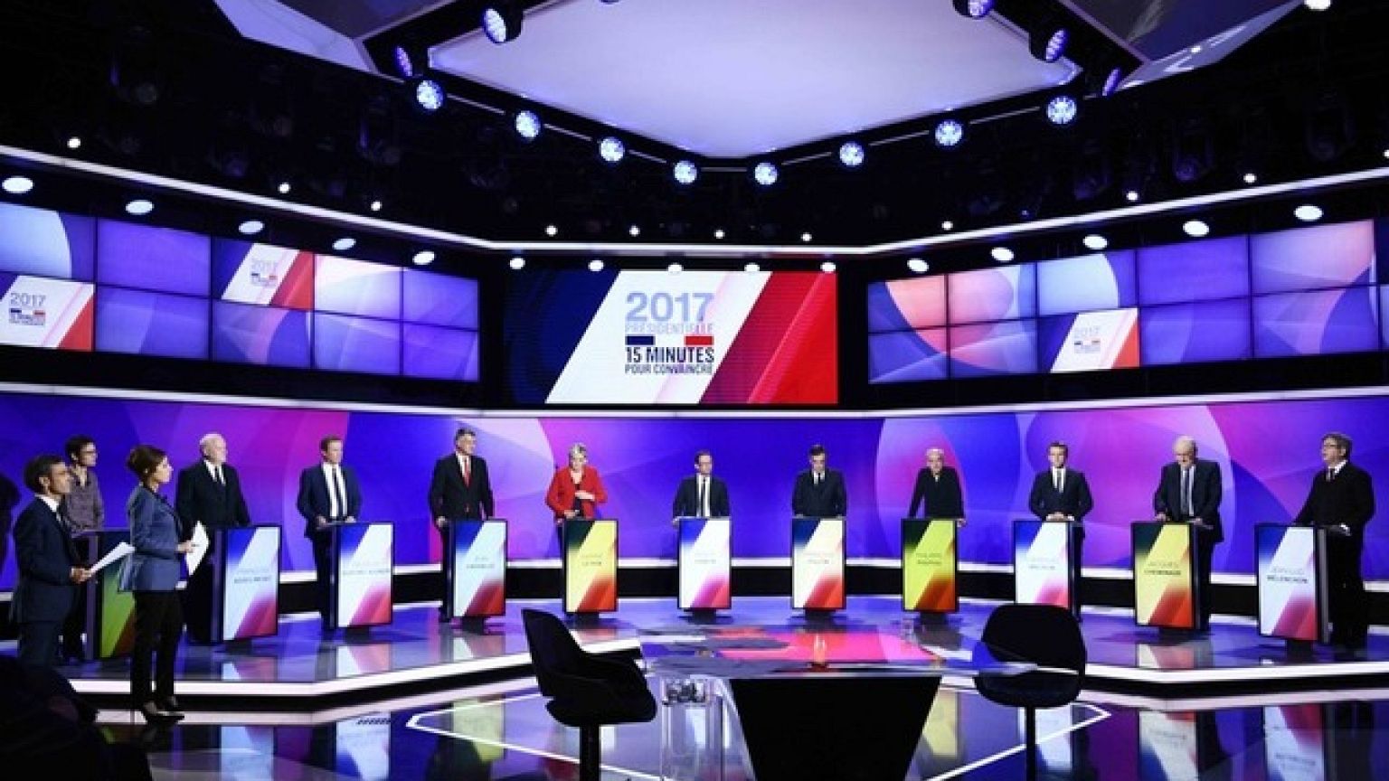هجوم باريس يربك الرئاسيات الفرنسية ومحللون يؤكدون"الهجوم هدية لمارين لوبان "