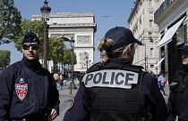 Polícia francesa à procura de um segundo suspeito do ataque nos Campos Elísios