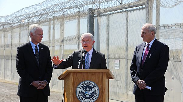 Streit um Abschiebungen: US-Bundesregierung droht erneut unwilligen Städten Streit um Abschiebungen: US-Bundesregierung droht erneut unwilligen Städten