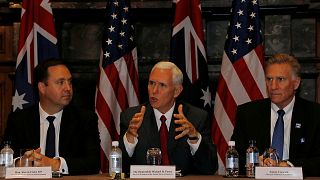 Pence garante que os EUA vão honrar o "pior dos acordos" com a Austrália