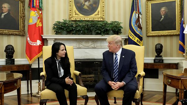 ترامب يستقبل الناشطة الحقوقية المصرية الأميركية آية حجازي ترامب يستقبل الناشطة الحقوقية المصرية الأميركية آية حجازي