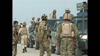 مقتل أكثر من مئة عسكري افغاني بهجوم لطالبان على قاعدة عسكرية في مزار الشريف