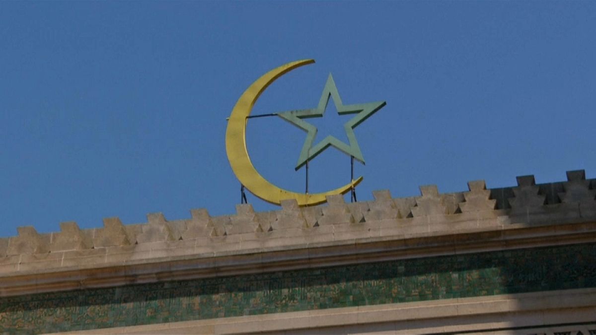 فرنسا: الإسلام بين مطرقة التطرف الإسلامي وسندان التطرف اليميني