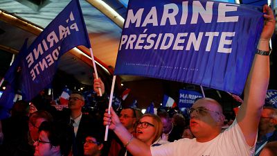 Los seguidores de Le Pen celebran la victoria de su candidata