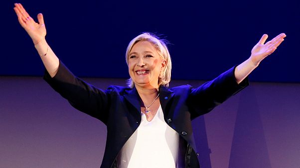 Marine Le Pen apresenta-se como a alternativa à herança de François Hollande Marine Le Pen apresenta-se como a alternativa à herança de François Hollande
