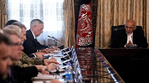 US-Verteidigungsminister zu Besuch in Afghanistan US-Verteidigungsminister zu Besuch in Afghanistan