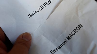 Macron és Le Pen: tűz és víz között választhatnak a franciák