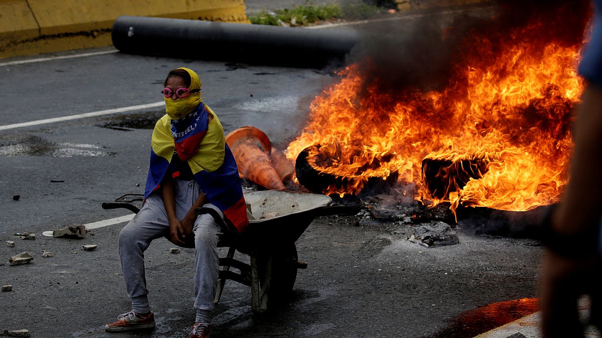 فنزويلا: سقوط 3 قتلى في الاحتجاجات المتواصلة ضد مادورو