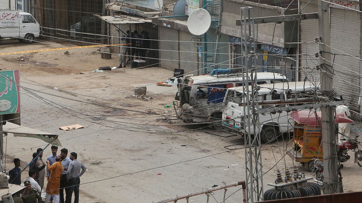 مقتل 10 أشخاص على الأقل في انفجار عبوة ناسفة بباكستان