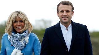 Sie trotzen den Fakenews: Emmanuel Macron (39) und seine Frau Brigitte (64)