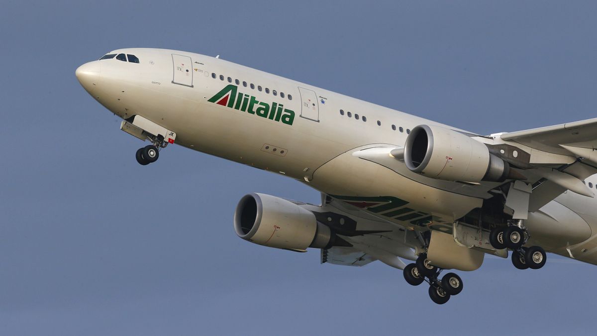 Alitalia çalışanları yeniden yapılandırma planını reddetti