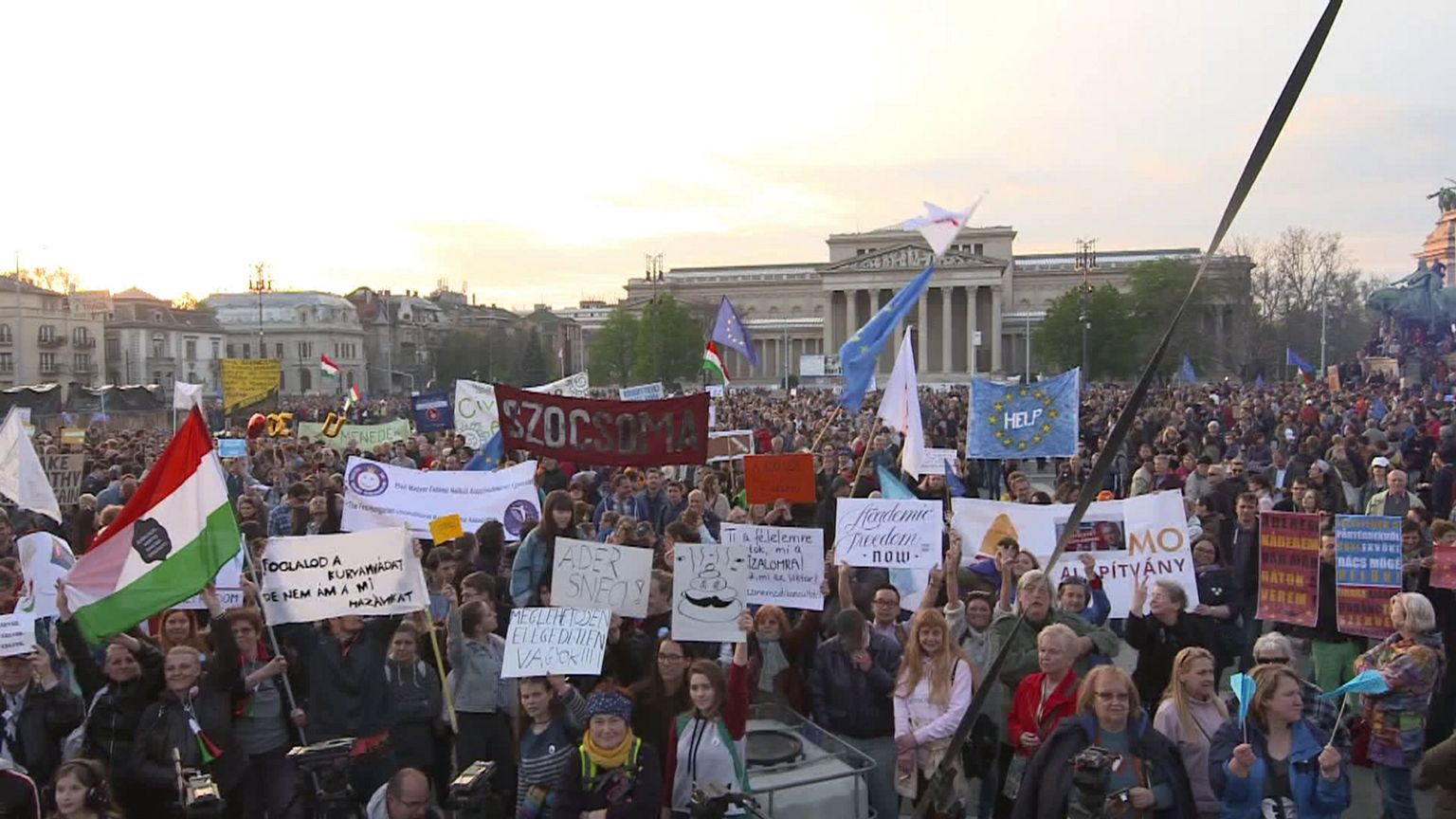 CEU Budapest sucht Unterstützung in Brüssel