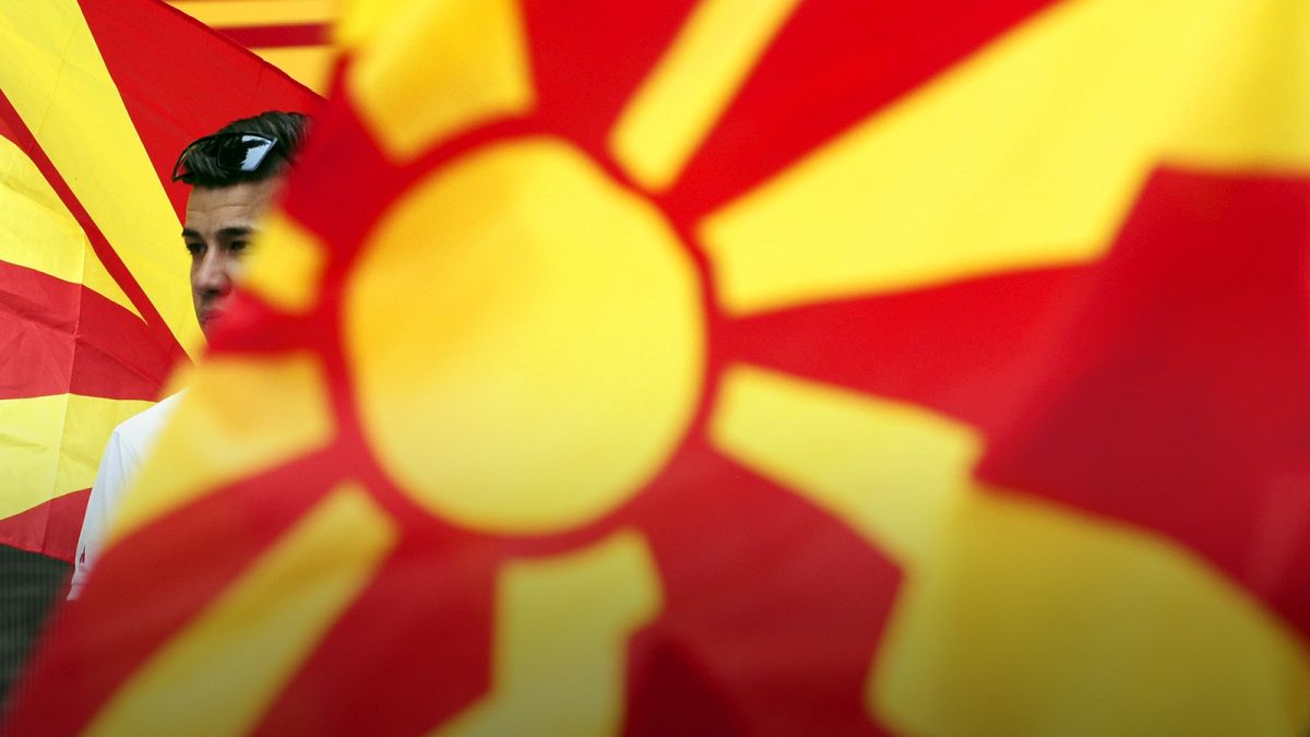 Batı ve Rusya arasında bölünen Makedonya'da aylardır hükümet kurulamıyor