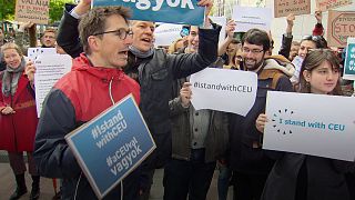 Macaristan'ın yeni eğitim yasası Brüksel'de protesto edildi