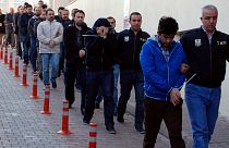 Turchia: oltre mille arresti. Più di tremila mandati di cattura