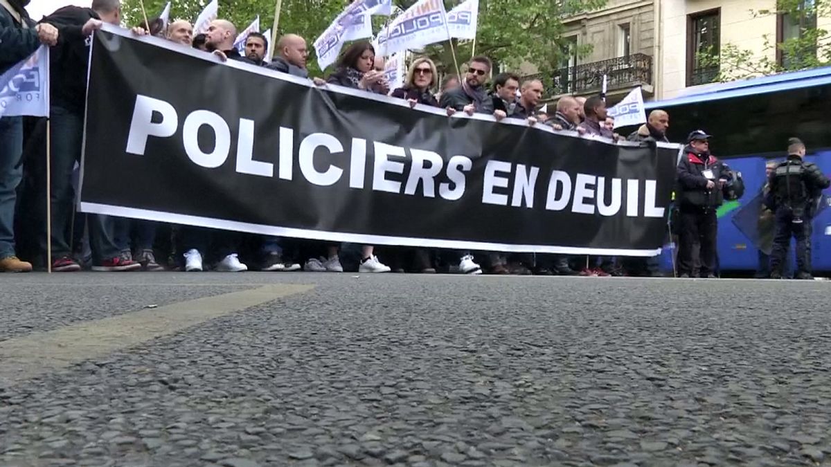 Frankreich: Polizisten demonstrieren für bessere Arbeitsbedingungen
