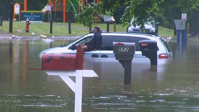 Inundações apanham residentes desprevenidos na Carolina do Norte