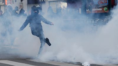 "Ni Marine, ni Macron": cerca de mil estudiantes se manifiestan en París