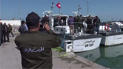 Tunisie: trafics et vedettes ultra-rapides, la marine s'active