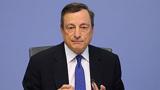 Draghi habla de mejora en la eurozona, pero mantiene sus tipos