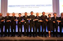 Los ministros de exteriores asiáticos buscan integrar sus economías en la cumbre ASEAN
