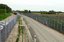 "Unüberwindbar": Ungarn stellt Doppelzaun an Grenze zu Serbien fertig