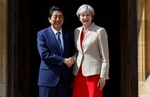 Primeira-ministra britânica e homólogo japonês discutem relações bilaterais