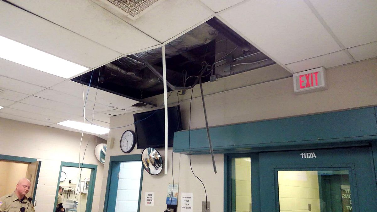 Inmate's escape attempt is foiled by ceiling collapse, video shows