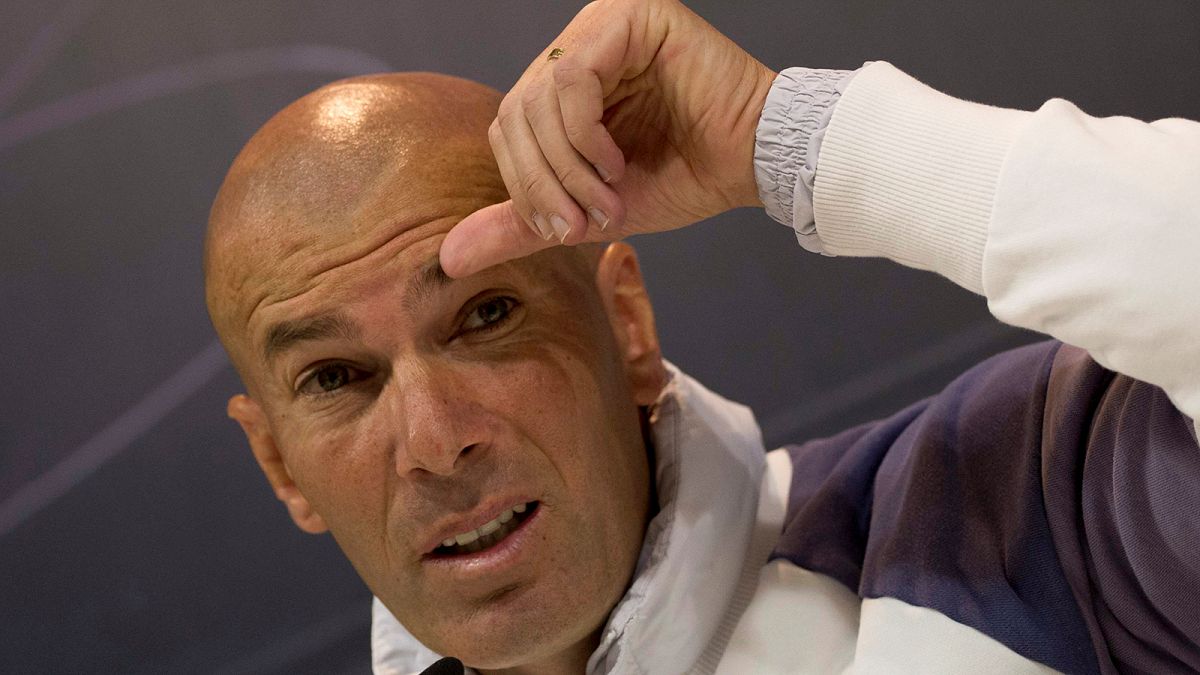 Frankreichs Fußballheld Zinedine Zidane (44) warnt vor Marine Le Pen