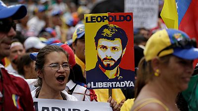 Cientos de personas piden la liberación de los presos políticos en Venezuela